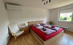 Sonnige 3 Zimmer Wohnung mit schönem Balkon im Grünen