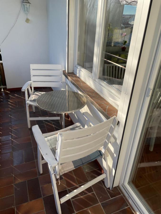 Sonnige 3 Zimmer Wohnung mit schönem Balkon im Grünen Reutlingen Exterior foto