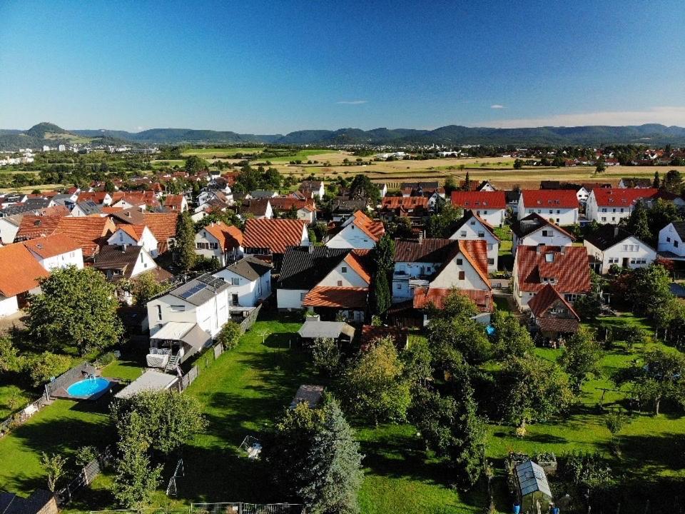 Sonnige 3 Zimmer Wohnung mit schönem Balkon im Grünen Reutlingen Exterior foto